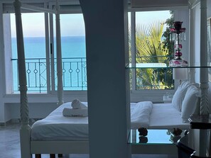 Iron/ironing board, internet, bed sheets - Apartment with sea view in Sidi Bou Saïd (Site archéologique de Carthage)