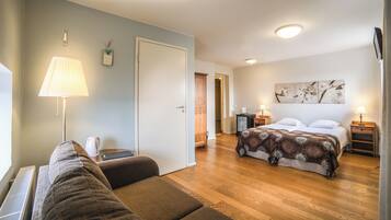 Double or Twin Room | Desk, free WiFi