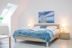 Basic Apartment | Iron/ironing board, free WiFi - Comfortable 3BR Apartment for Groups (Vienna)