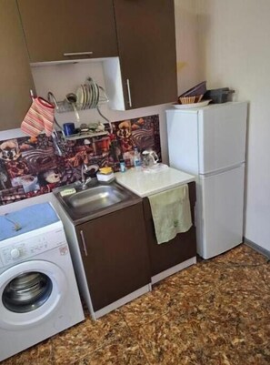 Private kitchen - Cozy House Gyumri – A Charming Stay with Garden & Home Comforts (Gyumri)