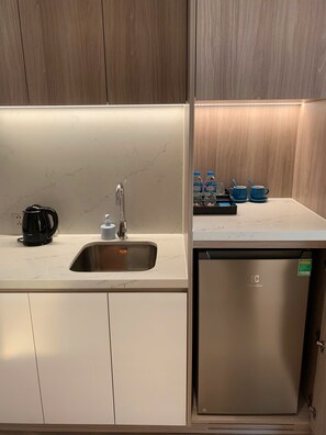 Basic-Apartment | Schreibtisch, laptopgeeigneter Arbeitsplatz, kostenloses WLAN