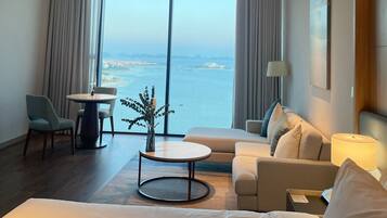 Deluxe Apartment | Desk, laptop workspace, free WiFi