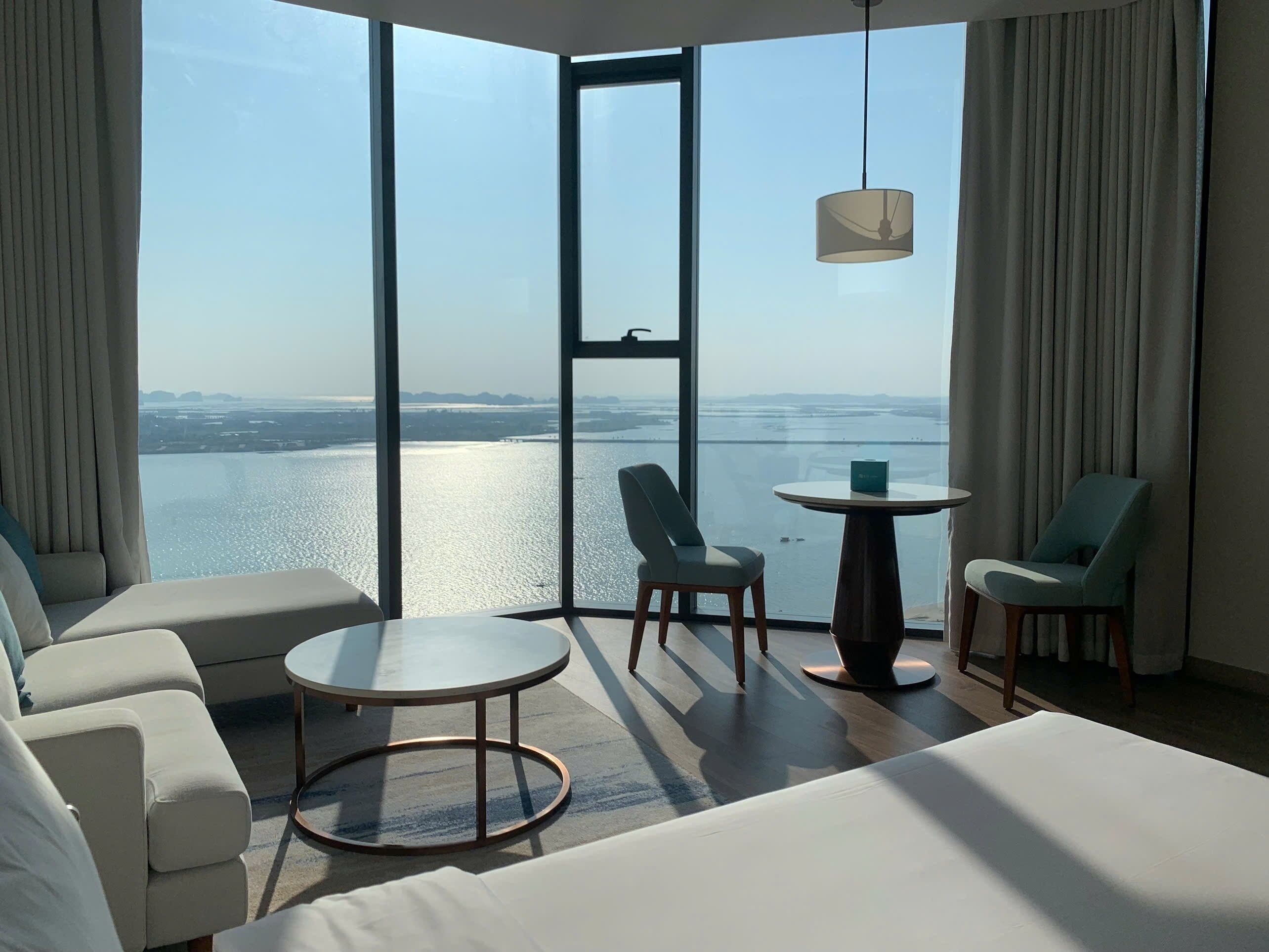 Desk, laptop workspace, free WiFi