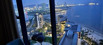 Alacarte Seaview Halong by HaVan