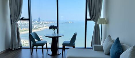 Deluxe Apartment | Desk, laptop workspace, free WiFi