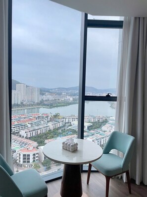 Interior - Alacarte Seaview Halong by HaVan (Ha Long)