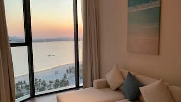 Basic Apartment | Desk, laptop workspace, free WiFi