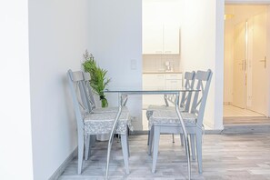 Departamento básico | Restaurantes