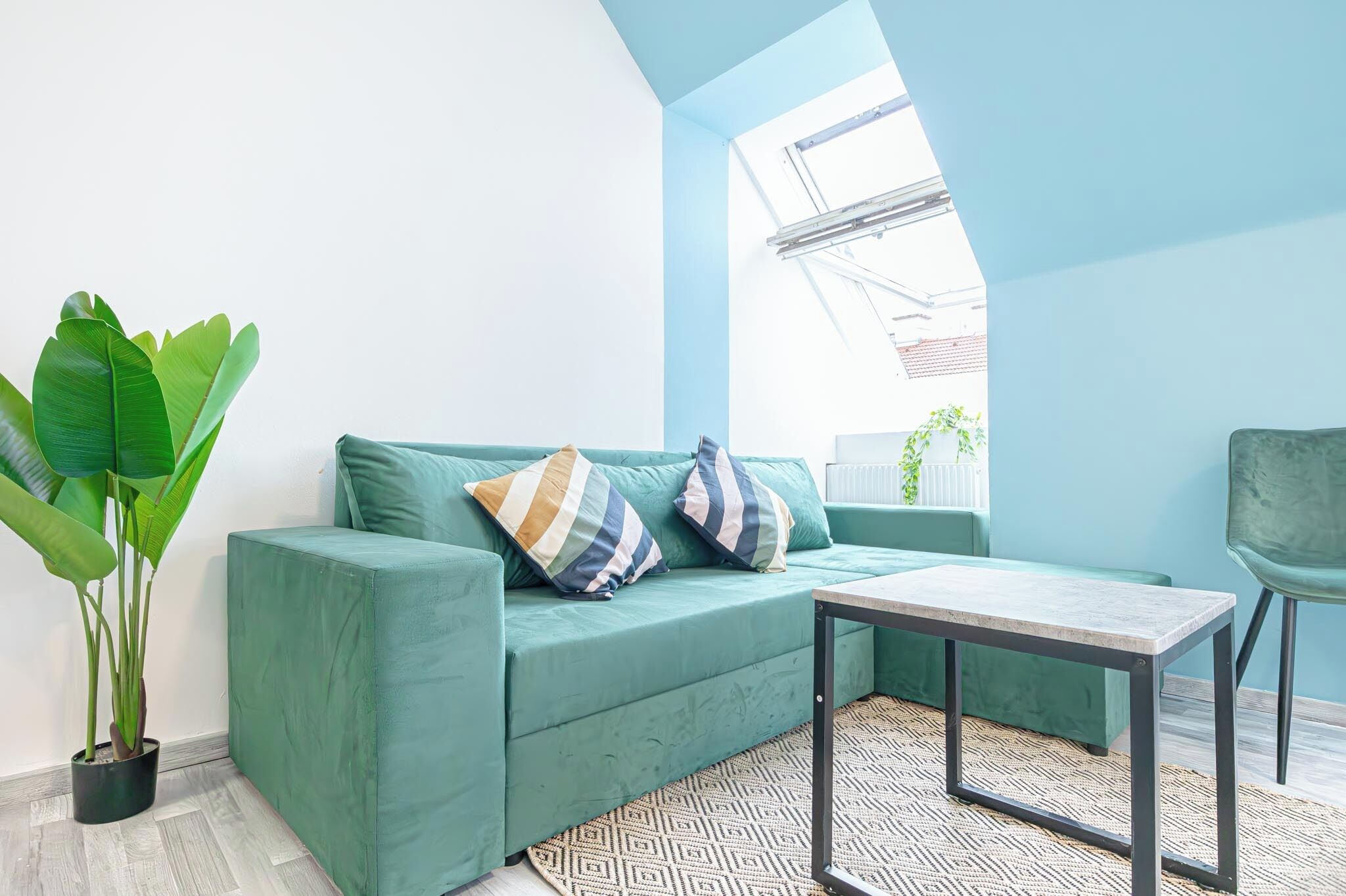 베이직 아파트 | 거실 공간