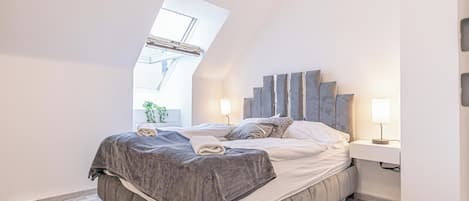 Basic Apartment | Laptop workspace, iron/ironing board, free WiFi
