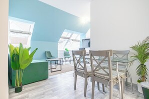 Basic Apartment | Dining - Affordable 2BR With Living Room Vienna (Wien)