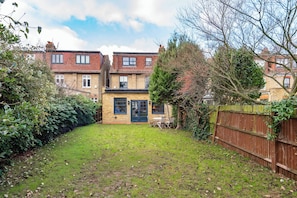 Exterior - Beautiful 5BDR 3Bath Home in Barnes (Greater London)