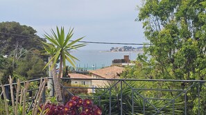 Property grounds - THE turquoise villa 3 minutes walk from the sea clims (Sanary-sur-Mer)