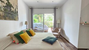 Iron/ironing board, free WiFi, bed sheets - THE turquoise villa 3 minutes walk from the sea clims (Sanary-sur-Mer)
