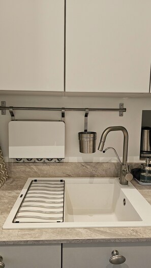 Fridge, microwave, oven, stovetop - THE turquoise villa 3 minutes walk from the sea clims (Sanary-sur-Mer)