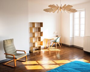 Bügeleisen/Bügelbrett, Reisekinderbett, kostenloses WLAN, Bettwäsche
