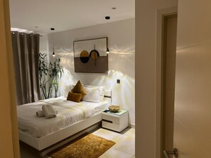 Iron/ironing board, WiFi, bed sheets - Exclusive 2-bedroom penthouse at The Lennox, Airport Residential Area (Accra)