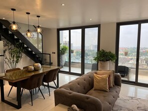 Living area - Exclusive 2-bedroom penthouse at The Lennox, Airport Residential Area (Accra)