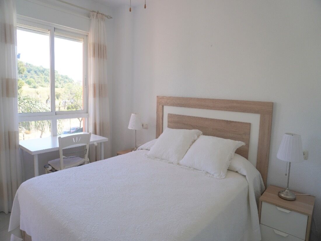 Fer et planche à repasser, accès Internet, draps fournis