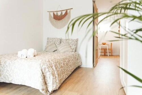 The Nomada - Magnificent New Studio!