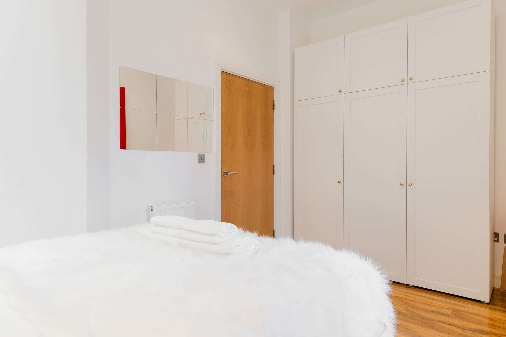 Iron/ironing board, Internet, bed sheets