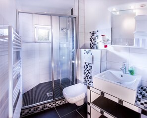 Hårtork och handdukar