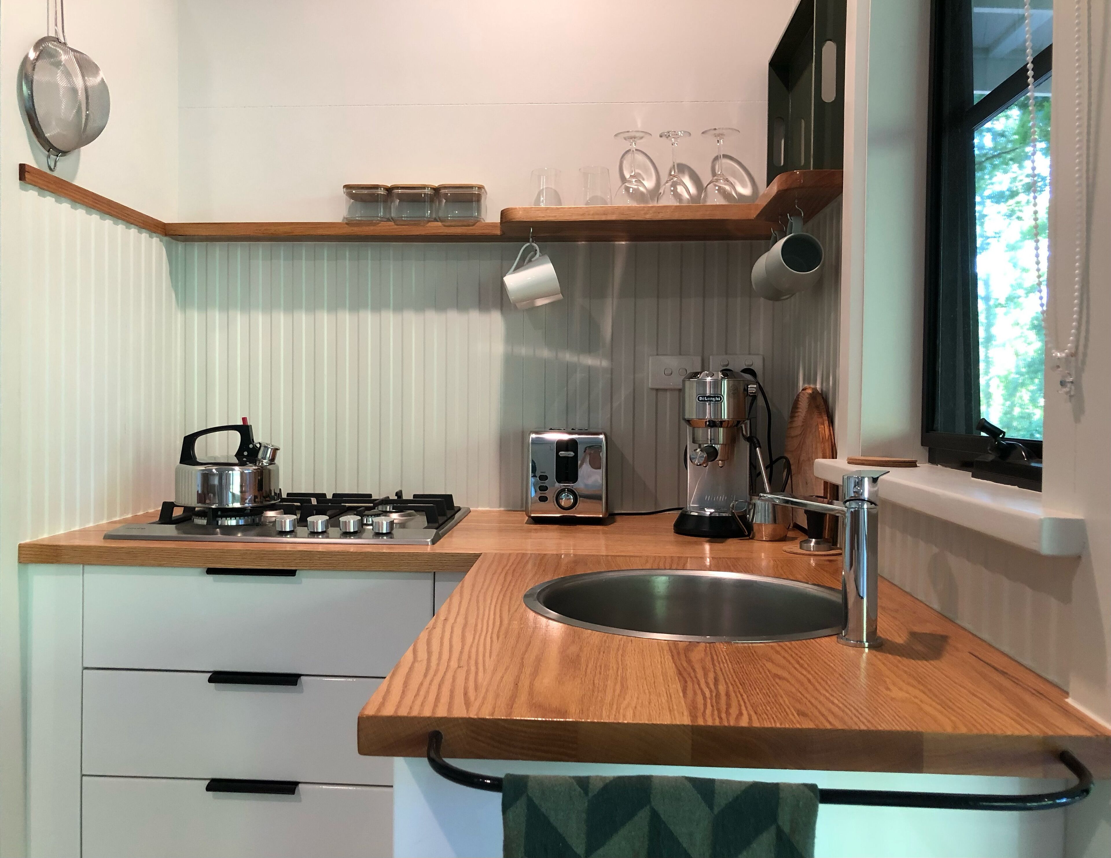 Micro-ondes, four, plaque de cuisson, lave-vaisselle