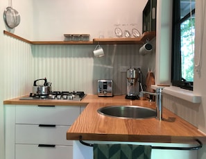 Micro-ondes, four, plaque de cuisson, lave-vaisselle