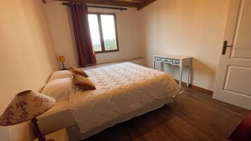 Fer et planche à repasser, Wi-Fi, draps fournis