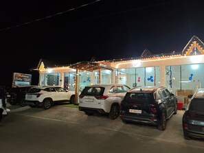 Property grounds - Mukteshwar Valley Resort (Dhanachuli)