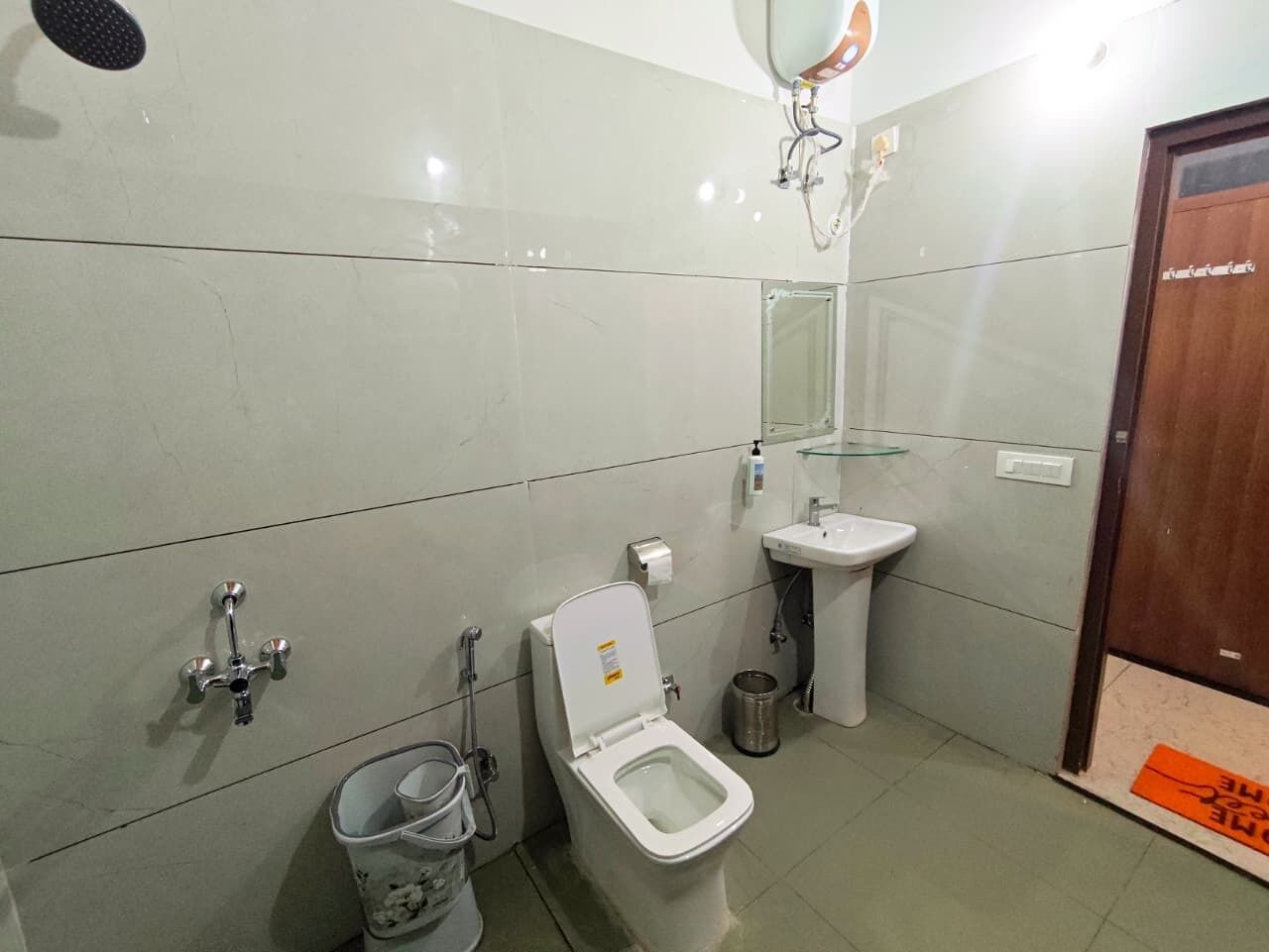 Deluxe Double Room, Balcony, Mountain View | Bathroom | Separate tub and shower, free toiletries, hair dryer, towels