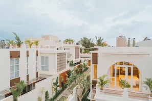 Villa Design, 2 chambres, piscine privée | Bureau, espace de travail pour ordinateur portable, rideaux occultants