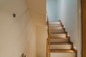 Villa Design, 2 chambres, piscine privée | Bureau, espace de travail pour ordinateur portable, rideaux occultants