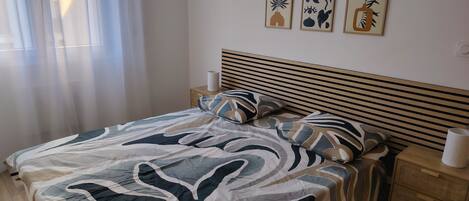 2 bedrooms, iron/ironing board, free WiFi, bed sheets