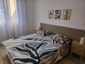 2 bedrooms, iron/ironing board, free WiFi, bed sheets