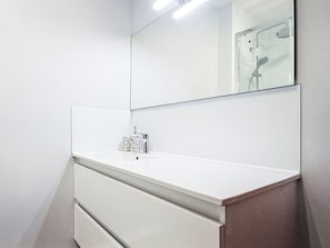 Bathroom - Apartment L'Iris by Interhome (Sanary sur Mer)