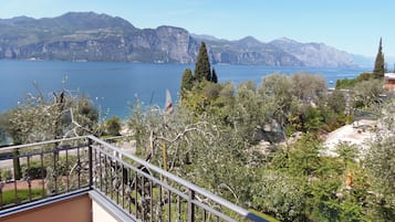 Apartment, 2 Schlafzimmer, Balkon, Seeblick | Unterkunftsgelände