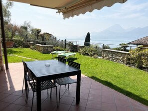 公寓客房, 湖景 | 室外用餐