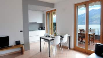 Condo, 2 habitaciones, balcón, vista al lago | Restaurantes