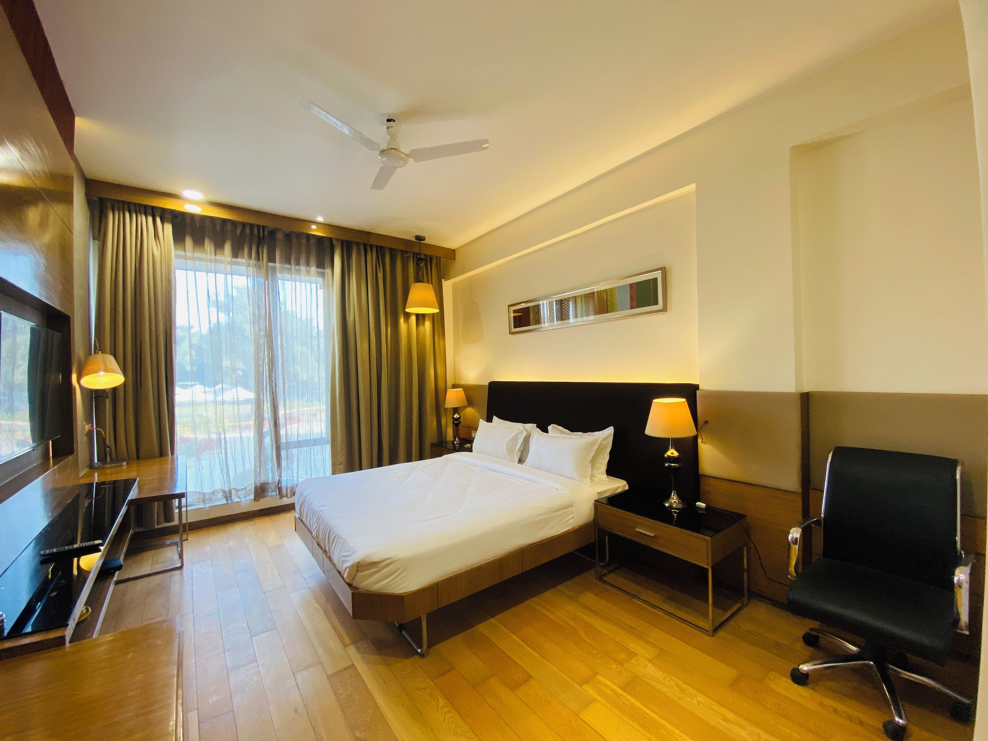 高級客房 | 筆電工作空間、隔音、免費無線上網