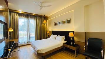 Superior Room | Laptop workspace, soundproofing, free WiFi