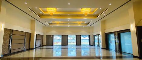 ศูนย์ธุรกิจ