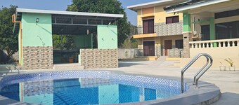 Cozy 2-bedroom Villa with gym, pool, Mountain view in charming Castillejos