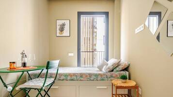 Fer et planche à repasser, accès Internet, draps fournis