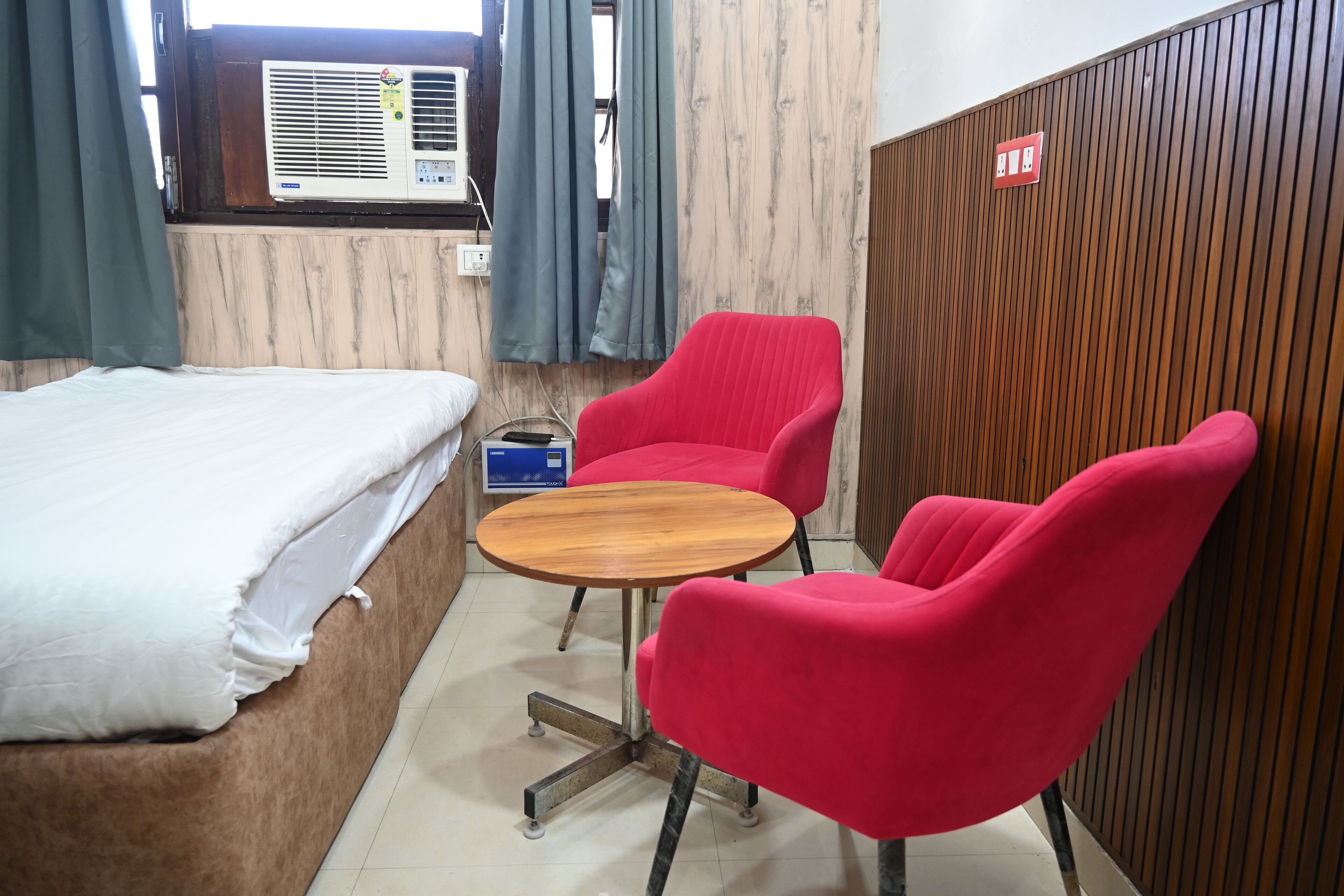 Comfort-værelse med dobbeltseng eller 2 enkeltsenge - bakkeudsigt | Gratis Wi-Fi