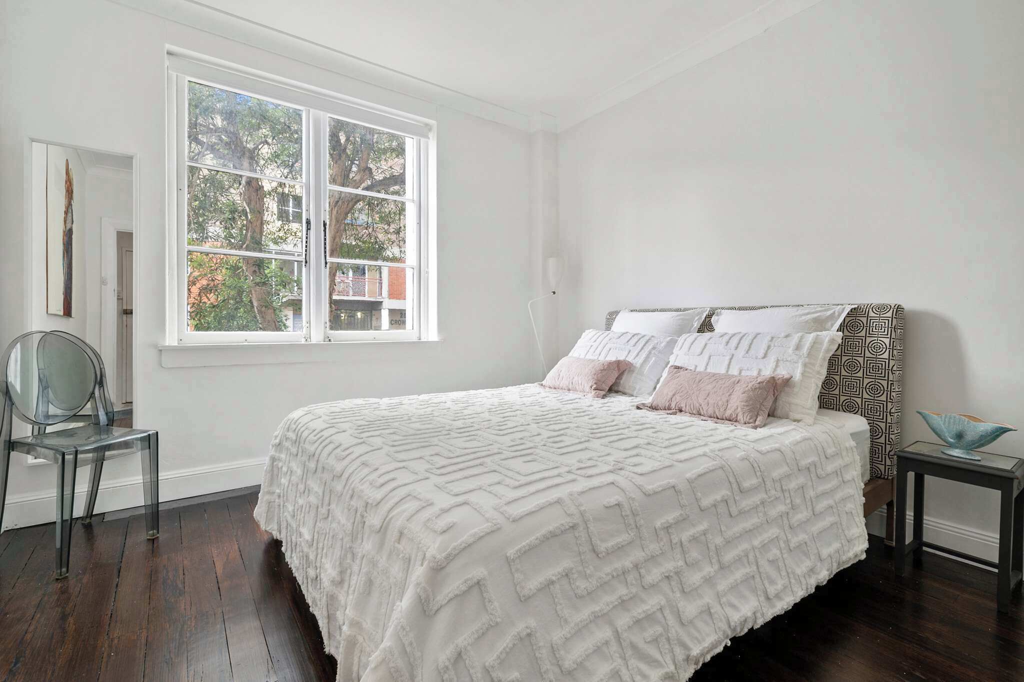 Iron/ironing board, internet, bed sheets