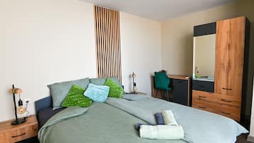 2 Schlafzimmer, Schreibtisch, Bügeleisen/Bügelbrett, kostenloses WLAN