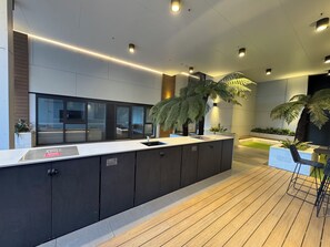 Interior - Lake & Mountain View Ensuite + Parking + City Ctr (Canberra)