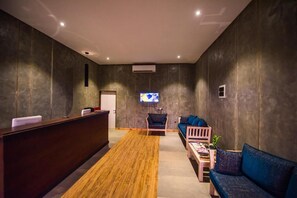 Deluxe Double Room, Balcony, Pool View | Lobby - Ballena-Mirissa (Mirissa)