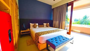 Desk, laptop workspace, free WiFi